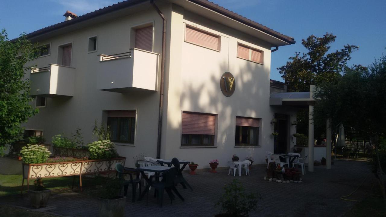 Hotel Le Vigne Contigliano Екстериор снимка