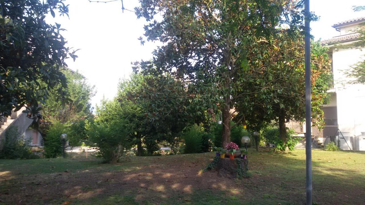 Hotel Le Vigne Contigliano Екстериор снимка
