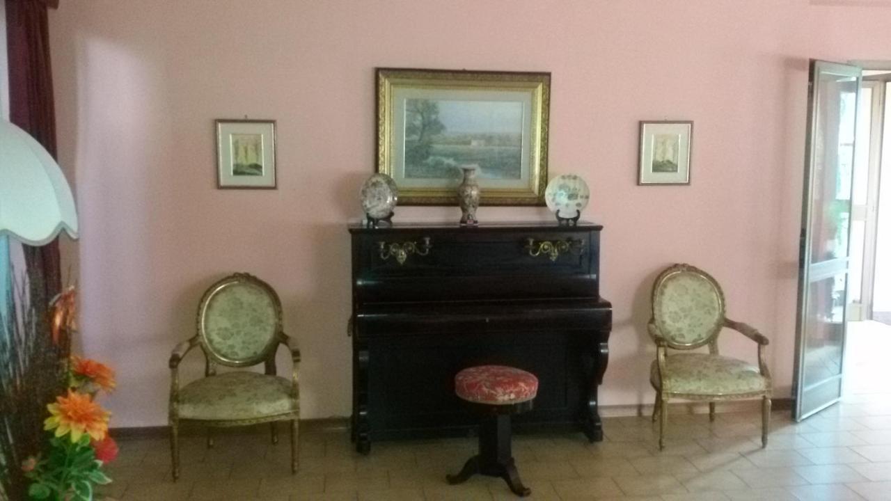 Hotel Le Vigne Contigliano Екстериор снимка