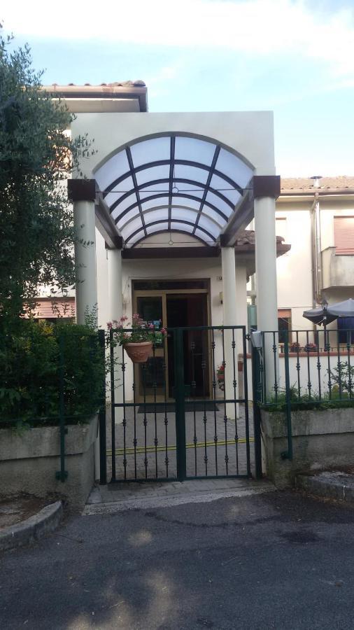 Hotel Le Vigne Contigliano Екстериор снимка