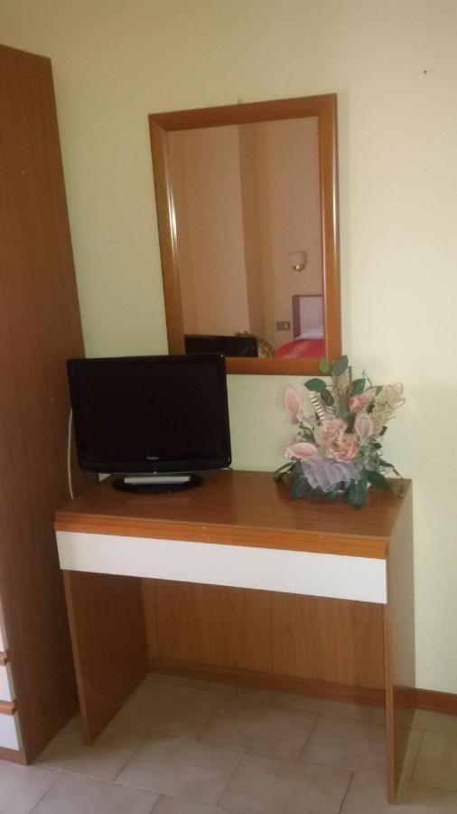 Hotel Le Vigne Contigliano Екстериор снимка