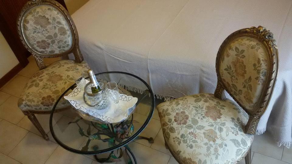 Hotel Le Vigne Contigliano Екстериор снимка