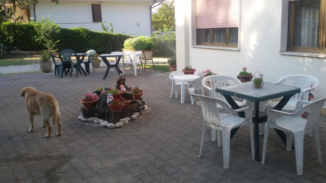 Hotel Le Vigne Contigliano Екстериор снимка