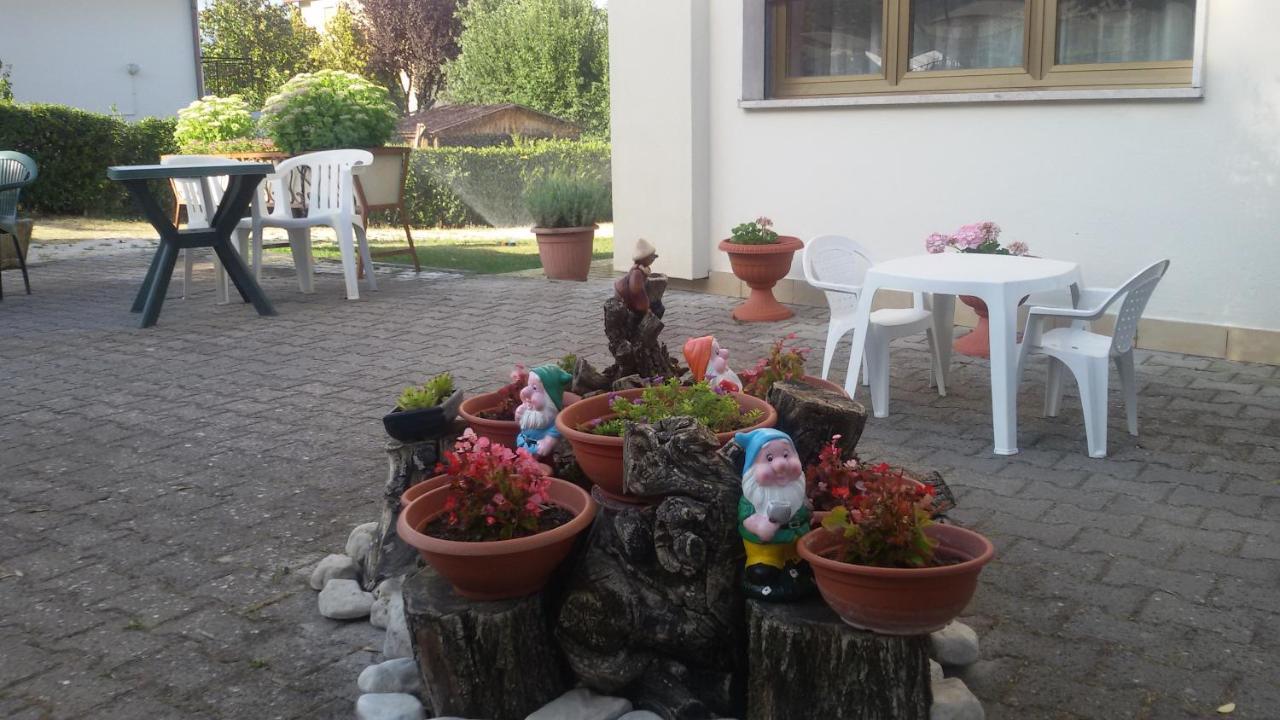 Hotel Le Vigne Contigliano Екстериор снимка