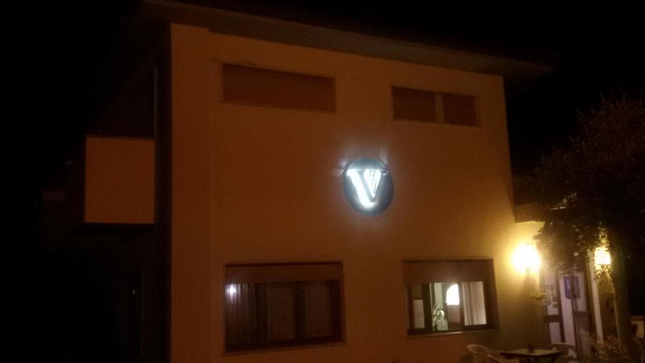 Hotel Le Vigne Contigliano Екстериор снимка